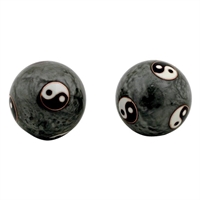 Meditations kugler ( Yin & Yang) i grå på Ø4 cm i flot æske