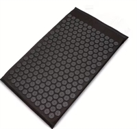 Pigmåtte i sort med sorte pyramidepigge