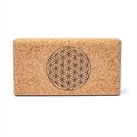 Yogablok kork med motiv livets blomst mandala - mål 23 x 12 x 7.5 cm. 