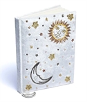 Notesbog i fløjlshvid med sol og måne - 20 x 15 cm 